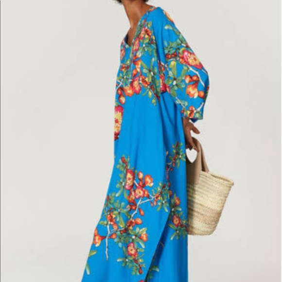 Natori NWOT S Beautiful Floral Charmeuse (100%Poly) Caftan with pockets. - Picture 8 of 12